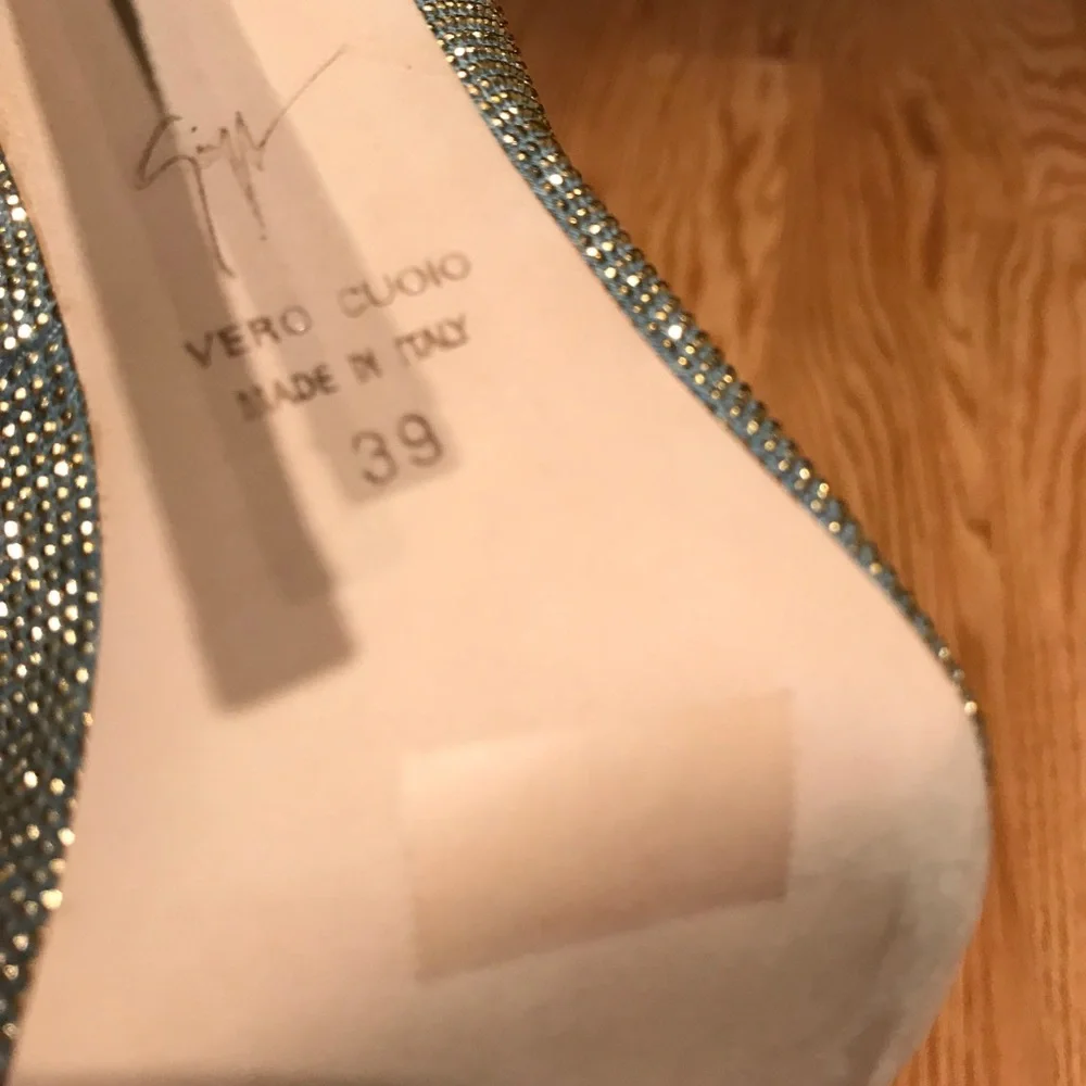 - Omg show stopper by Giuseppe Zanotti